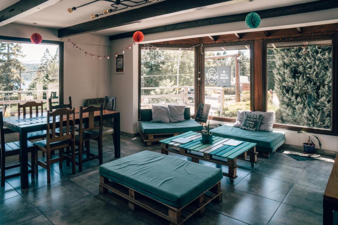 Hostel Bonita House - & *